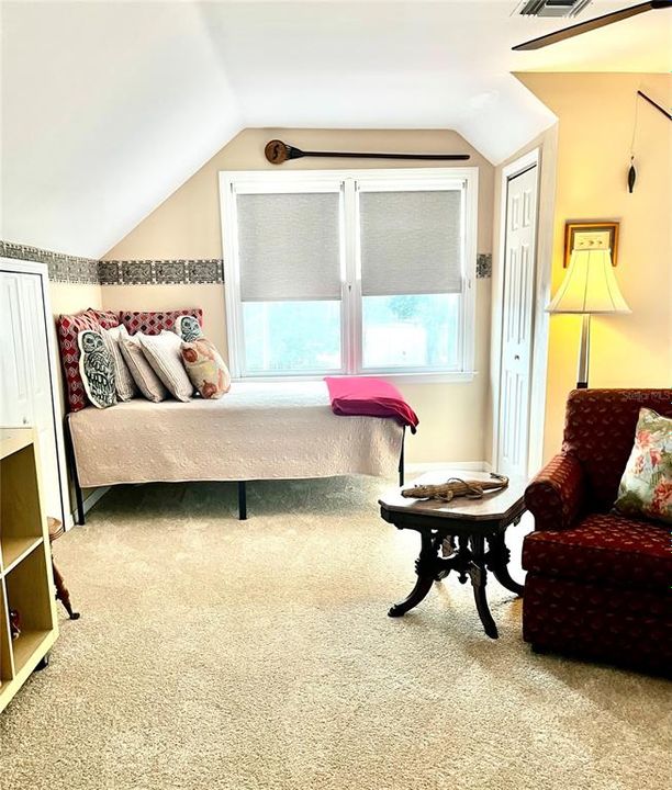 For Sale: $499,900 (4 beds, 2 baths, 2592 Square Feet)