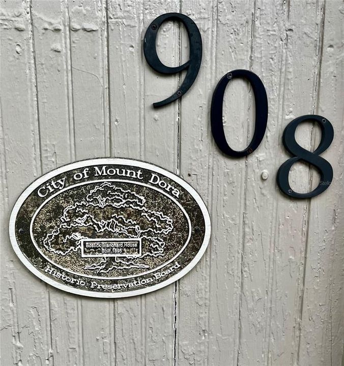 For Sale: $499,900 (4 beds, 2 baths, 2592 Square Feet)