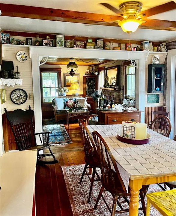 For Sale: $499,900 (4 beds, 2 baths, 2592 Square Feet)