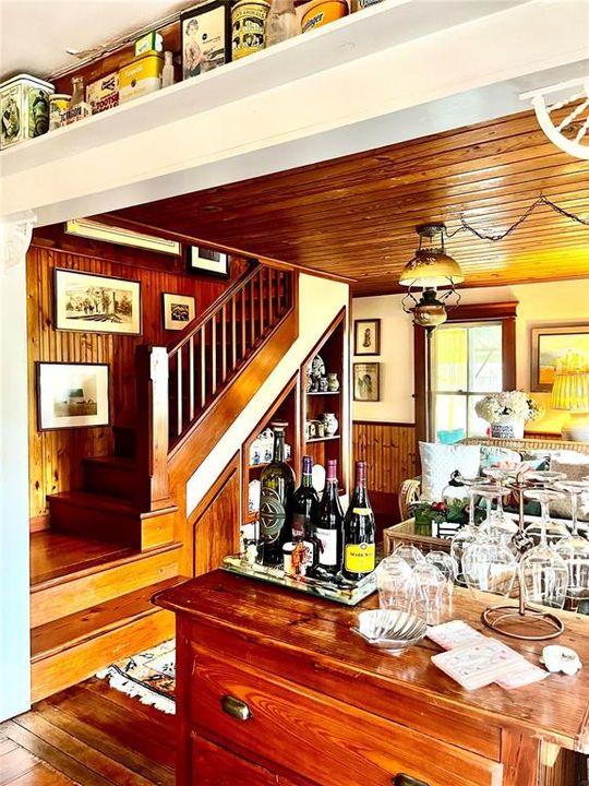 For Sale: $499,900 (4 beds, 2 baths, 2592 Square Feet)