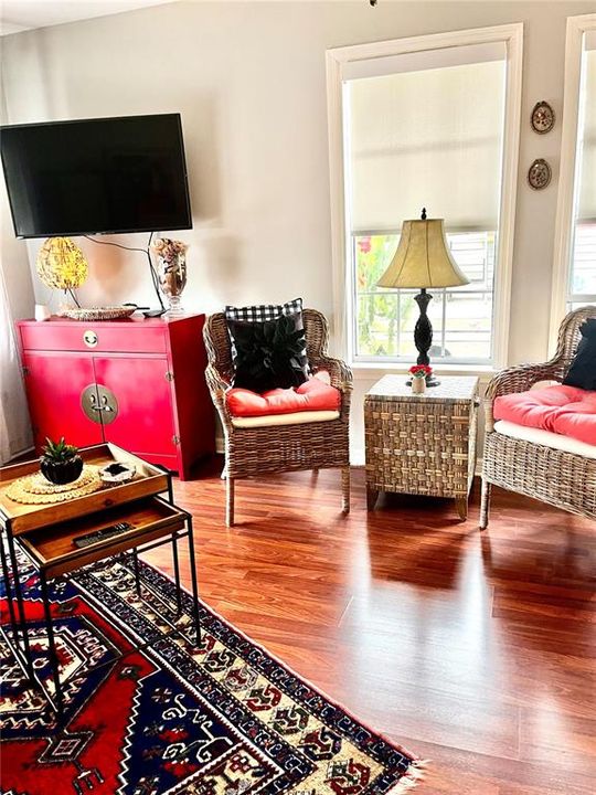 For Sale: $499,900 (4 beds, 2 baths, 2592 Square Feet)