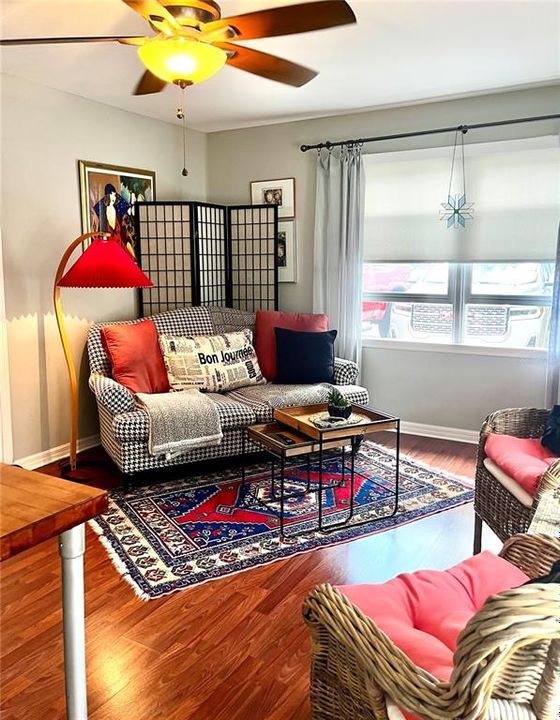 For Sale: $499,900 (4 beds, 2 baths, 2592 Square Feet)