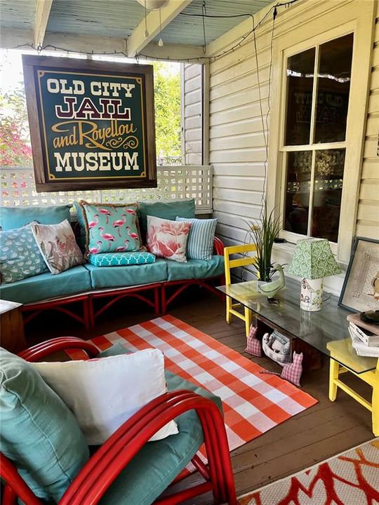 For Sale: $499,900 (4 beds, 2 baths, 2592 Square Feet)