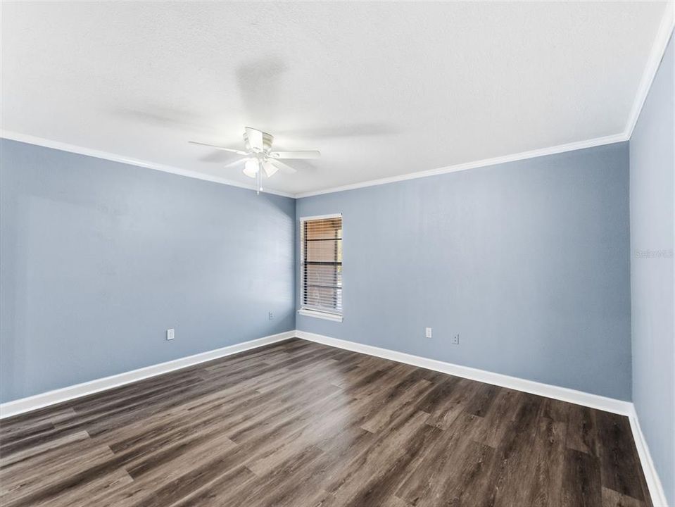 待售: $220,000 (2 贝兹, 2 浴室, 1050 平方英尺)