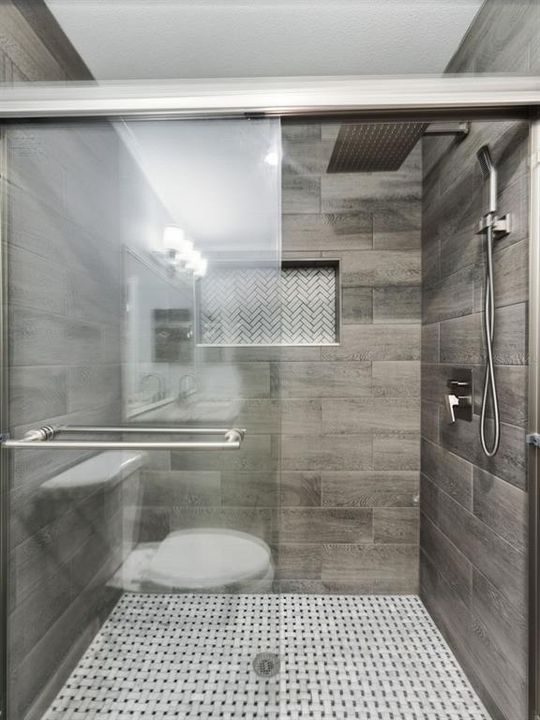 待售: $220,000 (2 贝兹, 2 浴室, 1050 平方英尺)