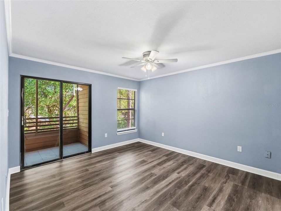 待售: $220,000 (2 贝兹, 2 浴室, 1050 平方英尺)