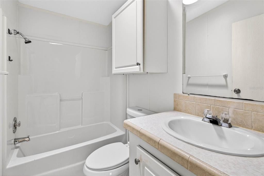 待售: $195,000 (3 贝兹, 2 浴室, 1294 平方英尺)