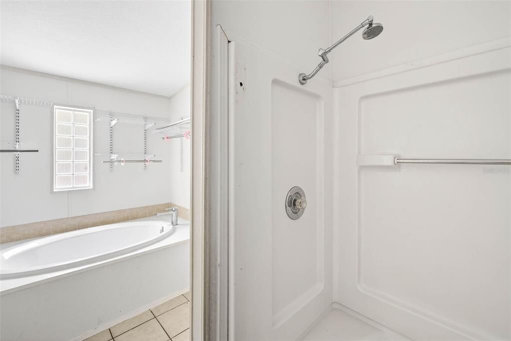 待售: $195,000 (3 贝兹, 2 浴室, 1294 平方英尺)