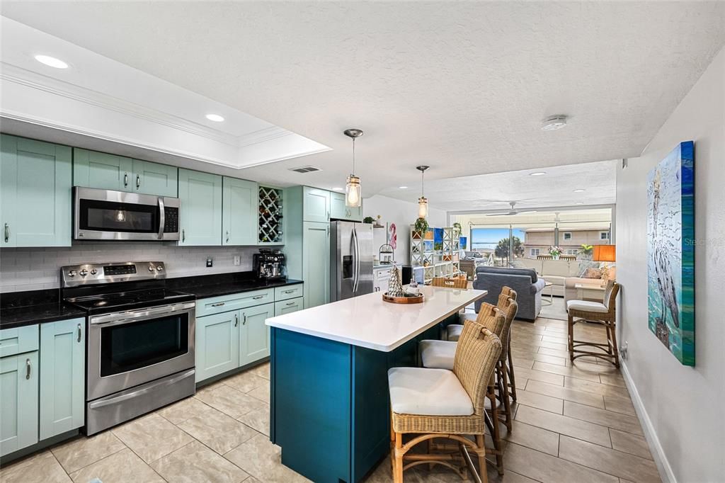 待售: $690,000 (2 贝兹, 2 浴室, 1377 平方英尺)