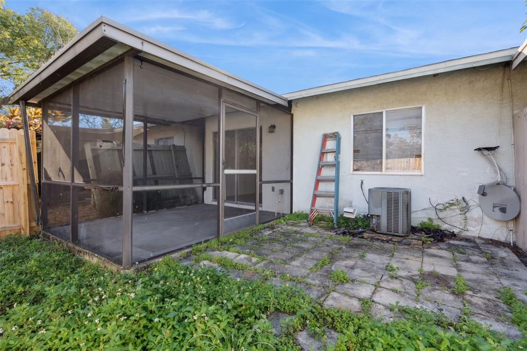 For Sale: $189,000 (3 beds, 2 baths, 984 Square Feet)