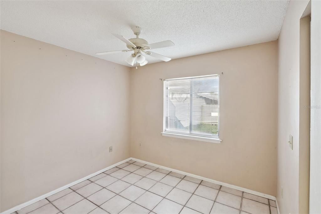 For Sale: $189,000 (3 beds, 2 baths, 984 Square Feet)