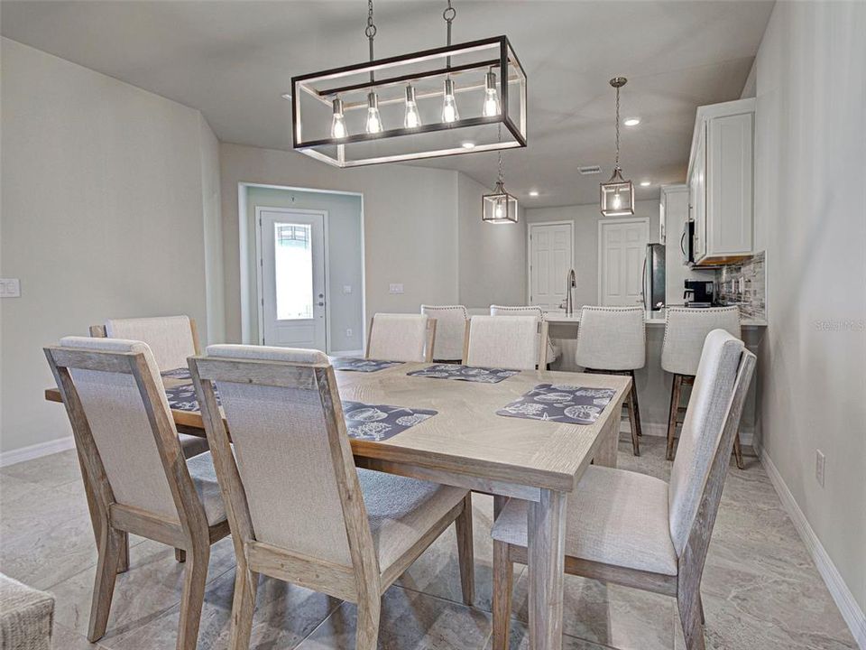 待售: $395,000 (2 贝兹, 2 浴室, 1443 平方英尺)