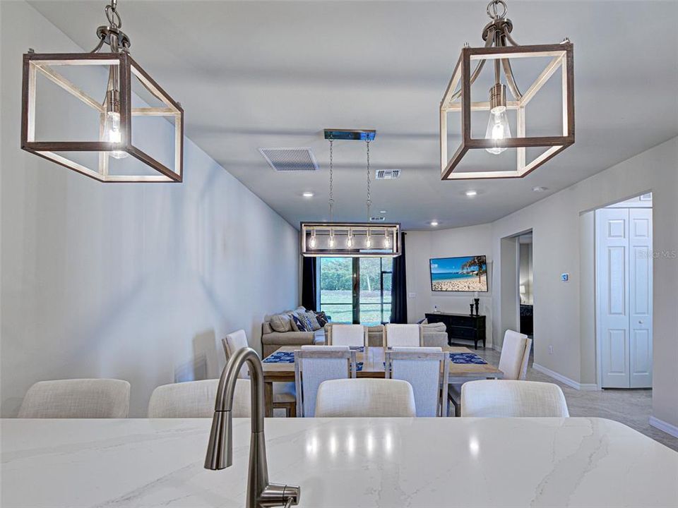 待售: $395,000 (2 贝兹, 2 浴室, 1443 平方英尺)