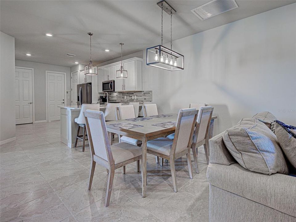 待售: $395,000 (2 贝兹, 2 浴室, 1443 平方英尺)