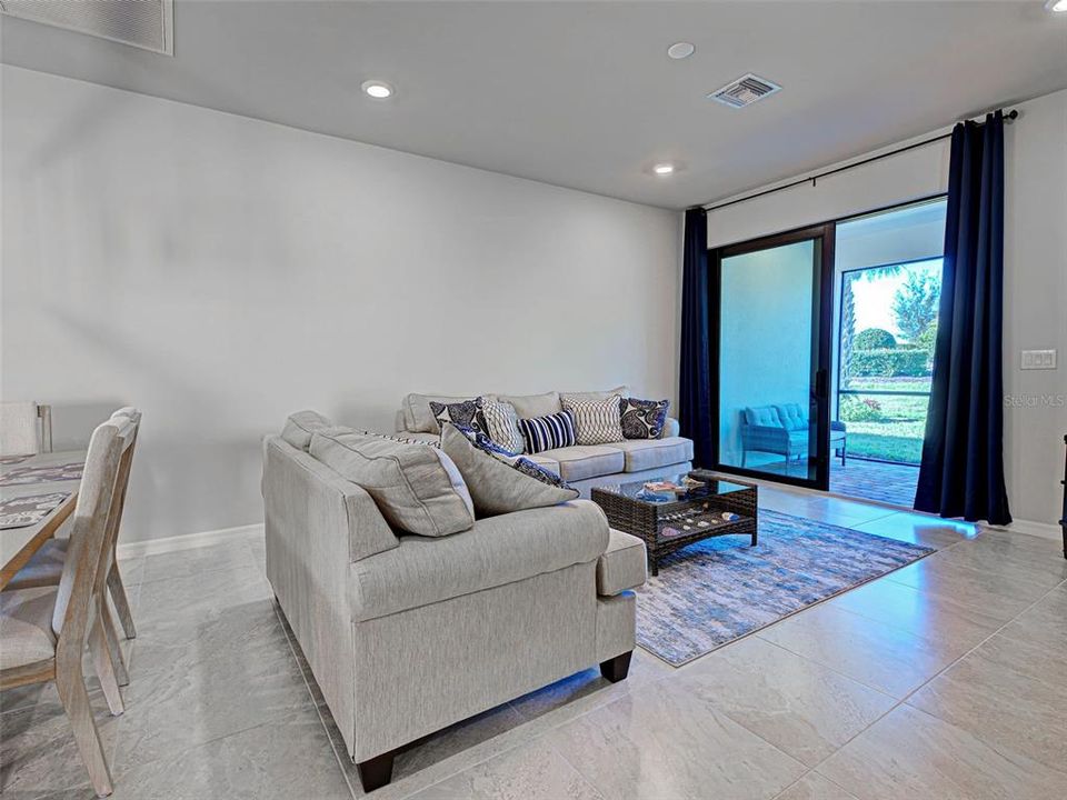 待售: $395,000 (2 贝兹, 2 浴室, 1443 平方英尺)