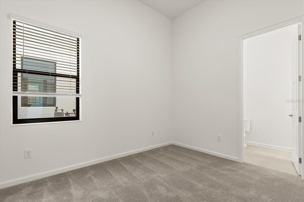 待售: $2,450,000 (12 贝兹, 11 浴室, 4738 平方英尺)