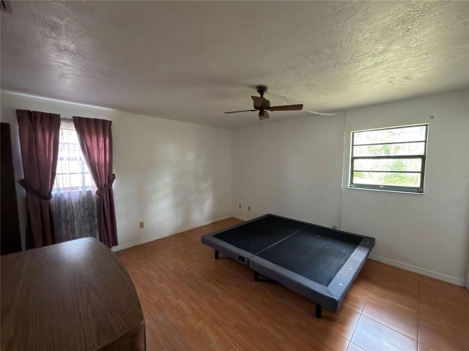 For Sale: $235,000 (3 beds, 2 baths, 1572 Square Feet)