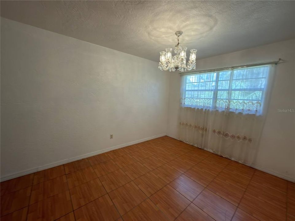 For Sale: $235,000 (3 beds, 2 baths, 1572 Square Feet)