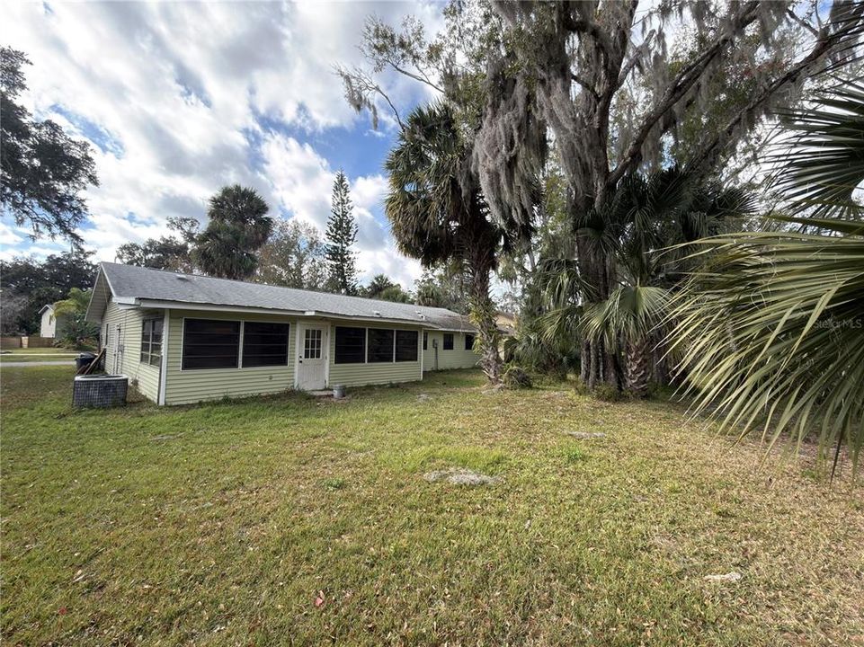 For Sale: $235,000 (3 beds, 2 baths, 1572 Square Feet)