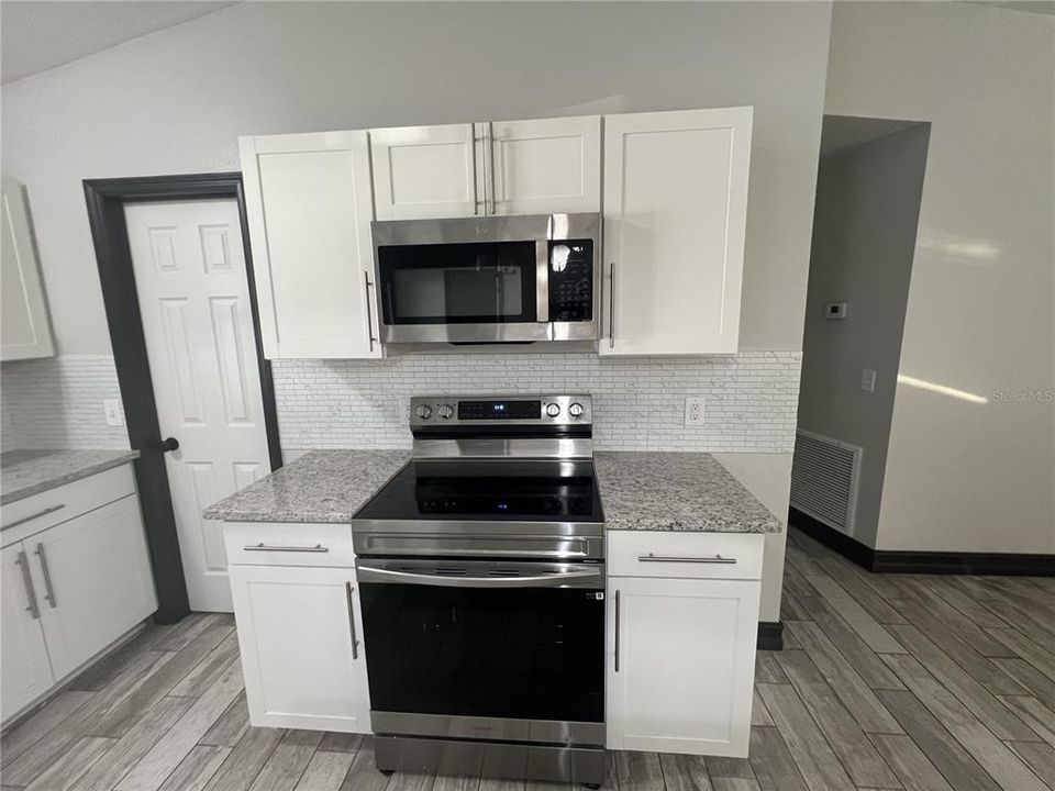 出租: $1,575 (3 贝兹, 2 浴室, 1248 平方英尺)