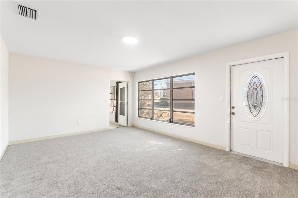 En Venta: $179,900 (2 camas, 2 baños, 1667 Pies cuadrados)