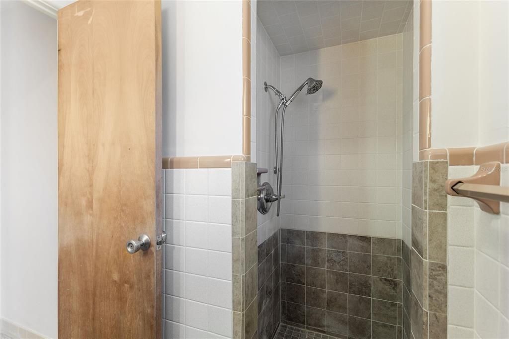 En Venta: $179,900 (2 camas, 2 baños, 1667 Pies cuadrados)