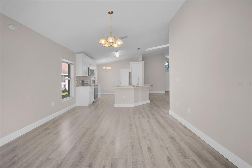 出租: $2,700 (3 贝兹, 2 浴室, 1398 平方英尺)