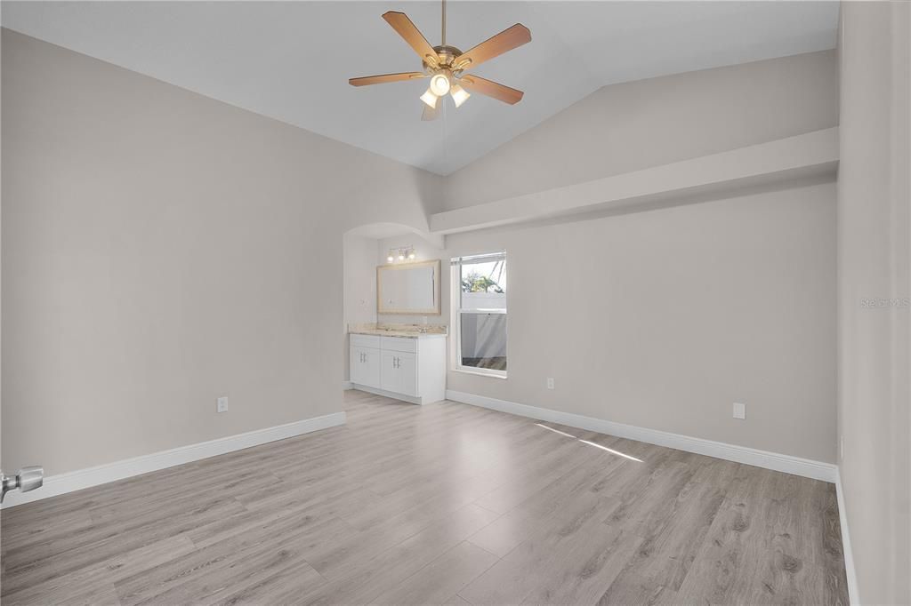 For Rent: $2,700 (3 beds, 2 baths, 1398 Square Feet)