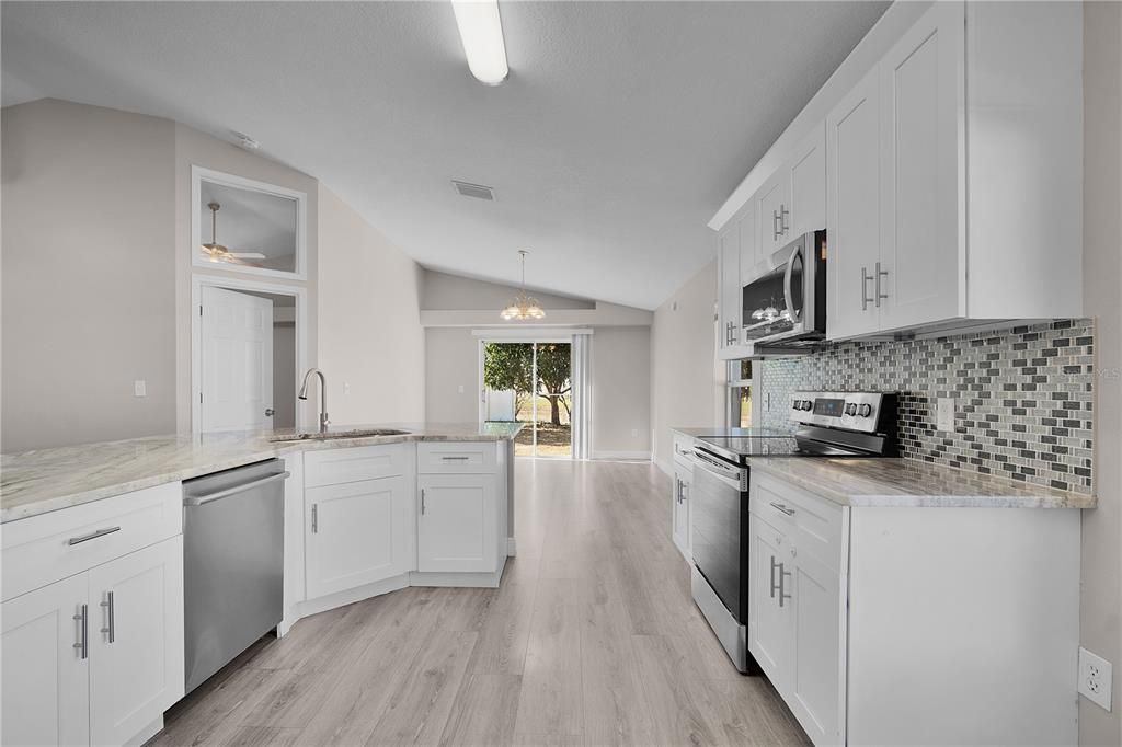 出租: $2,700 (3 贝兹, 2 浴室, 1398 平方英尺)