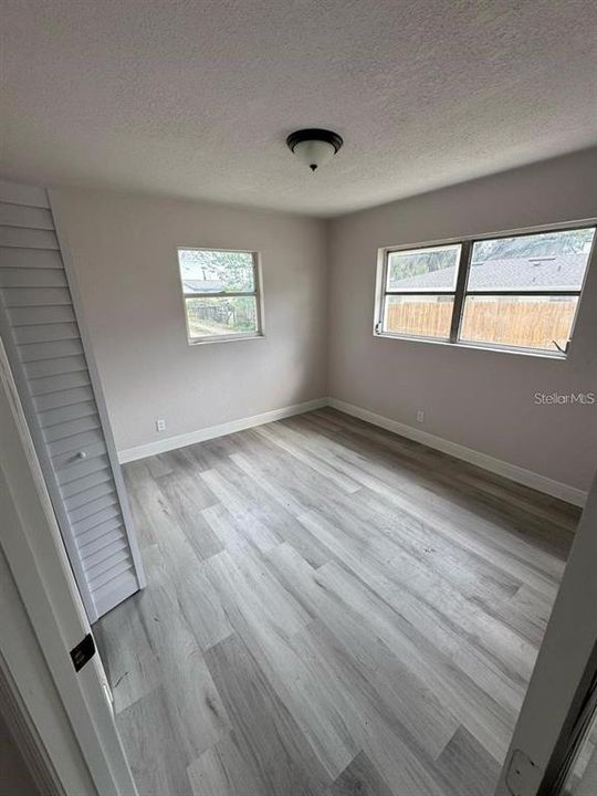 На продажу: $270,000 (4 спален, 0 ванн, 1560 Квадратных фут)