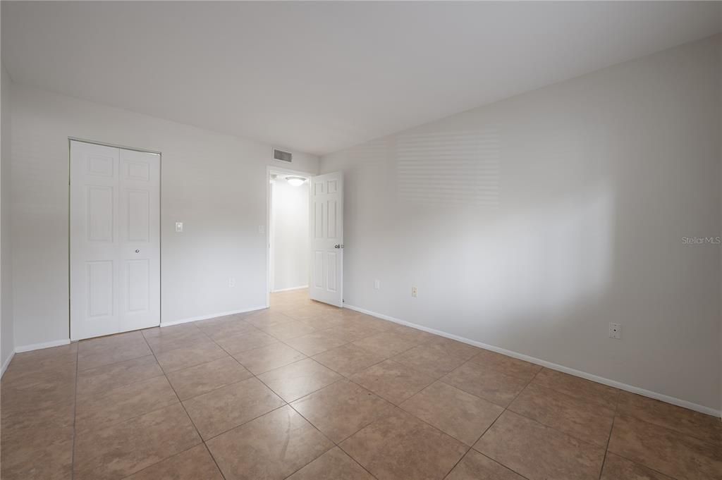 待售: $165,000 (1 贝兹, 1 浴室, 792 平方英尺)