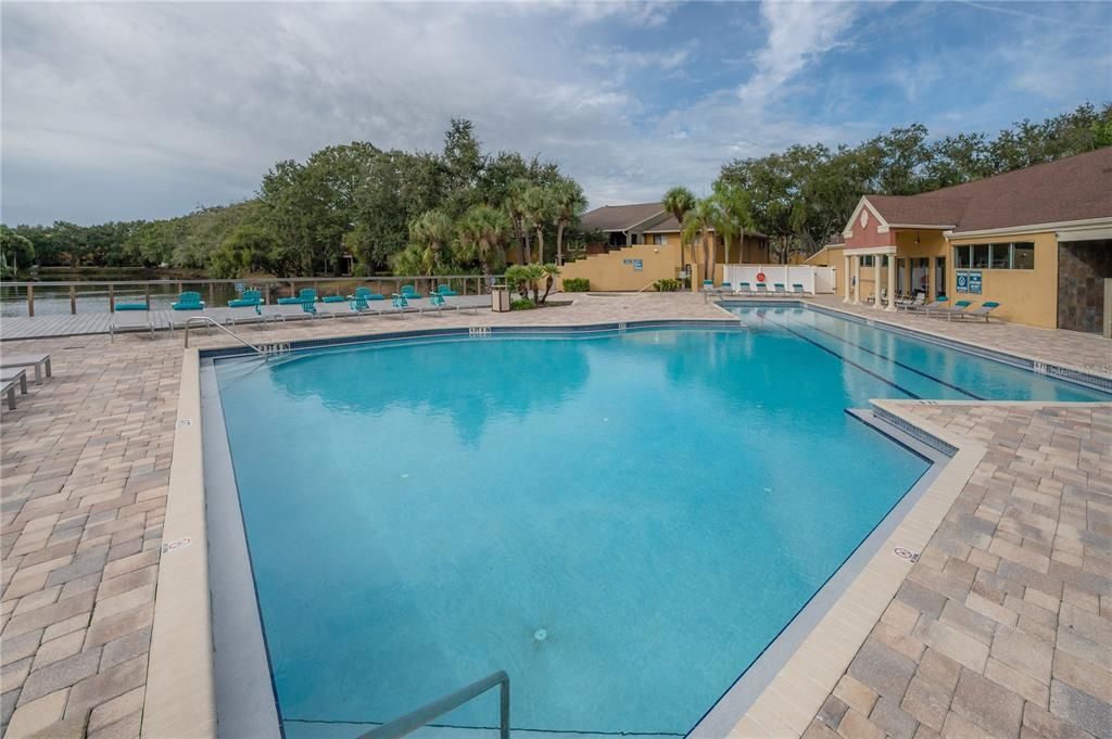 待售: $165,000 (1 贝兹, 1 浴室, 792 平方英尺)