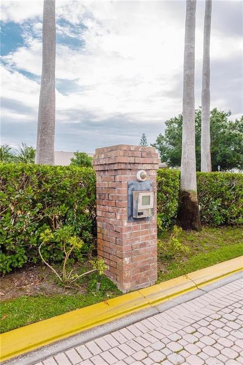 For Sale: $449,900 (4 beds, 3 baths, 1494 Square Feet)