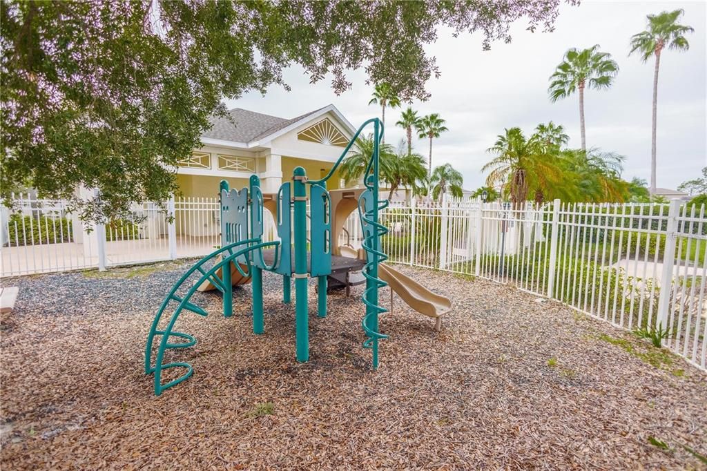 For Sale: $449,900 (4 beds, 3 baths, 1494 Square Feet)