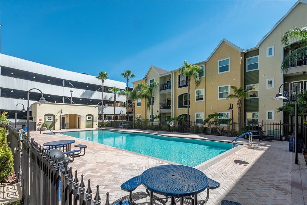 Activo con contrato: $267,000 (2 camas, 2 baños, 1152 Pies cuadrados)