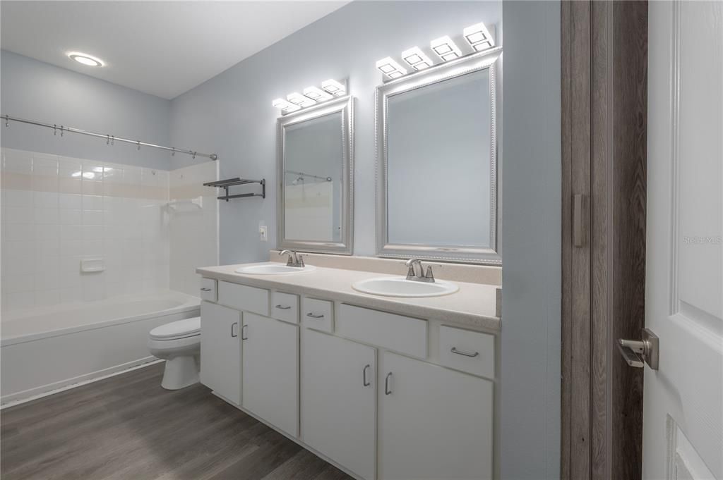 Activo con contrato: $267,000 (2 camas, 2 baños, 1152 Pies cuadrados)