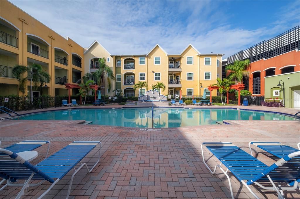 Activo con contrato: $267,000 (2 camas, 2 baños, 1152 Pies cuadrados)