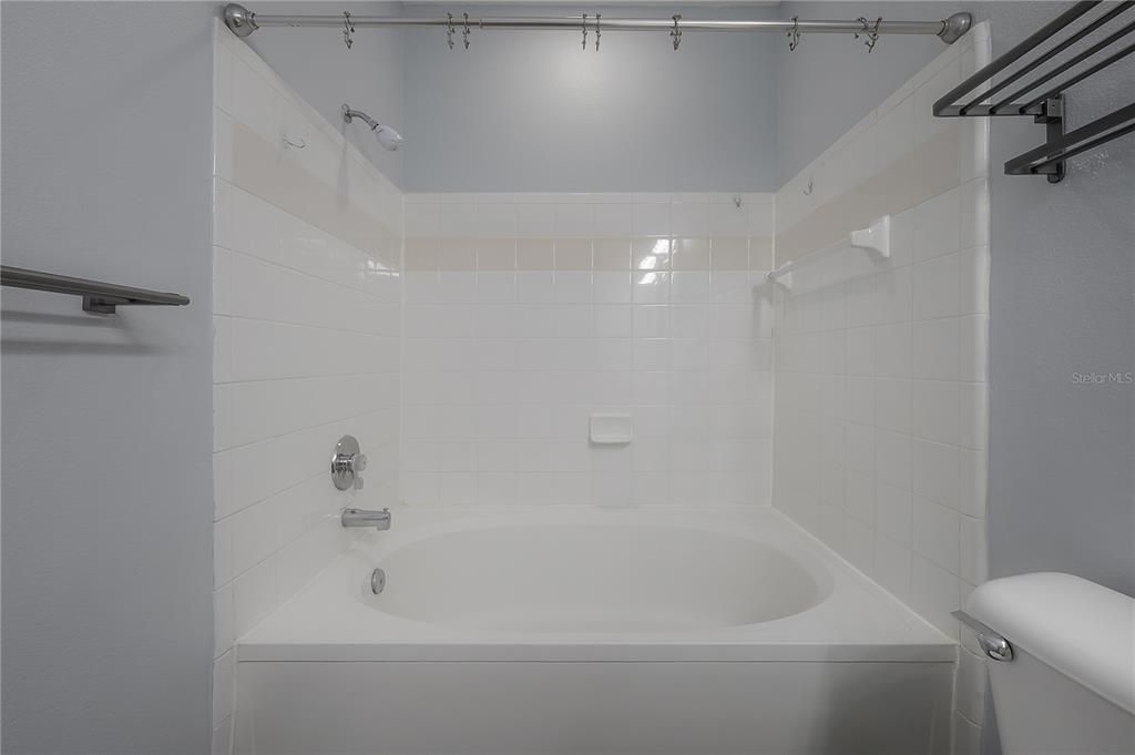 Activo con contrato: $267,000 (2 camas, 2 baños, 1152 Pies cuadrados)