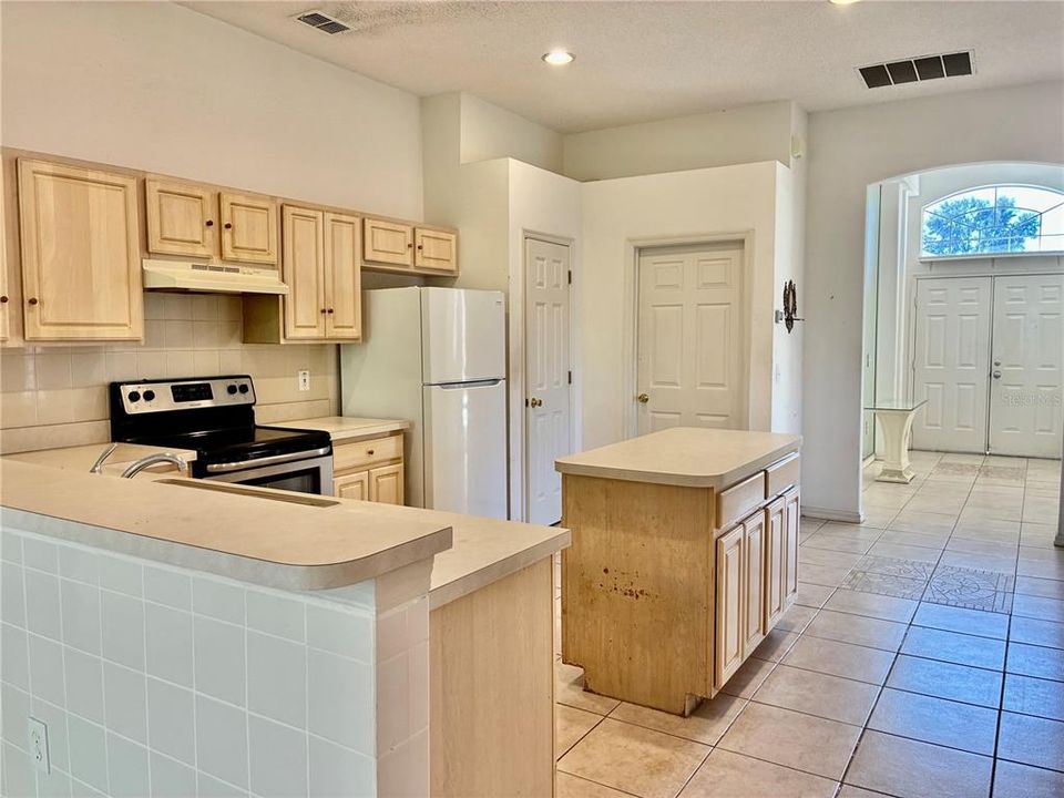 For Sale: $348,900 (3 beds, 2 baths, 1847 Square Feet)