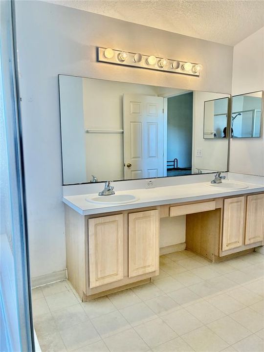 For Sale: $348,900 (3 beds, 2 baths, 1847 Square Feet)