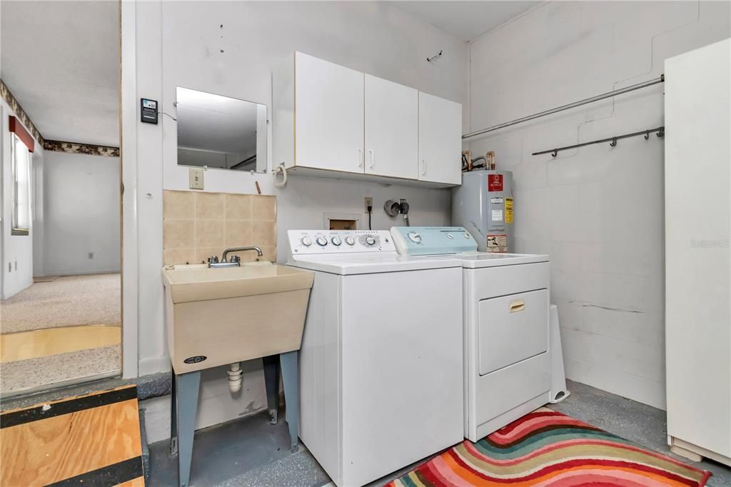 На продажу: $149,900 (2 спален, 2 ванн, 1409 Квадратных фут)