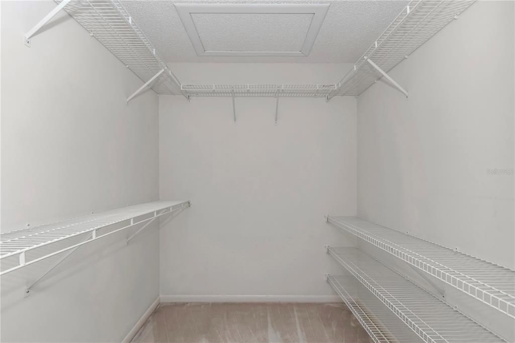 На продажу: $149,900 (2 спален, 2 ванн, 1409 Квадратных фут)