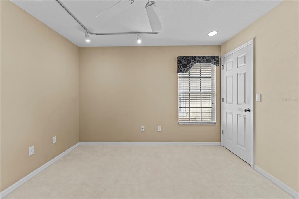 出租: $2,250 (3 贝兹, 2 浴室, 1328 平方英尺)