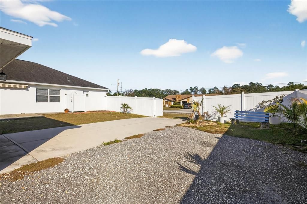 На продажу: $359,500 (3 спален, 2 ванн, 1974 Квадратных фут)