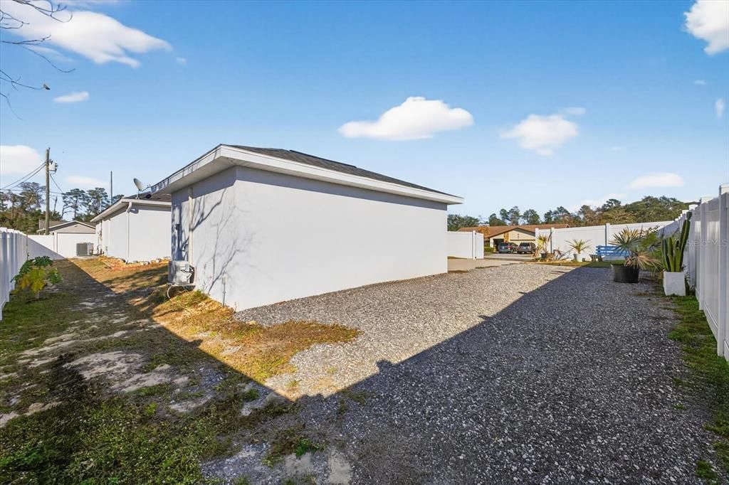 На продажу: $359,500 (3 спален, 2 ванн, 1974 Квадратных фут)