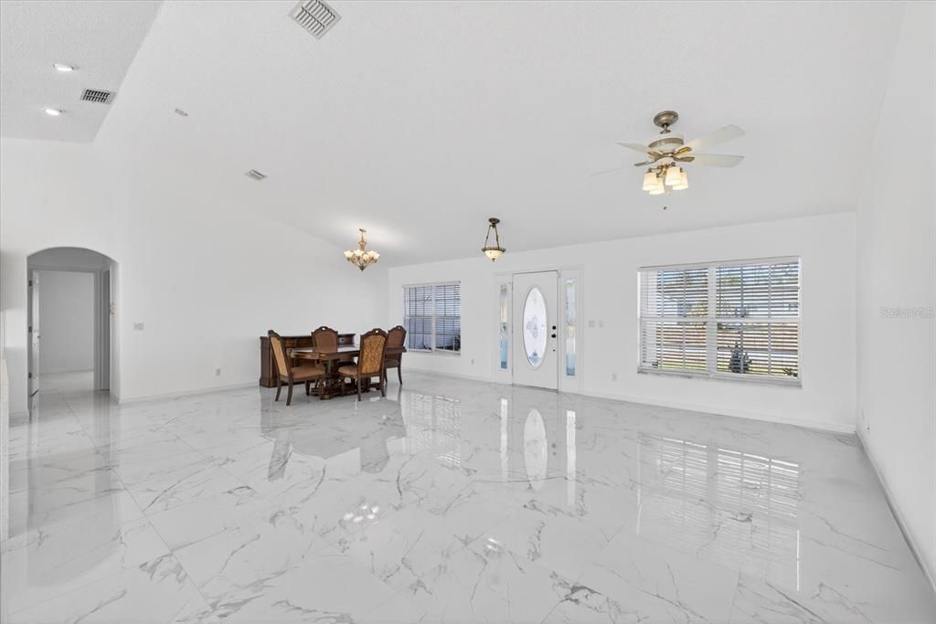 На продажу: $359,500 (3 спален, 2 ванн, 1974 Квадратных фут)