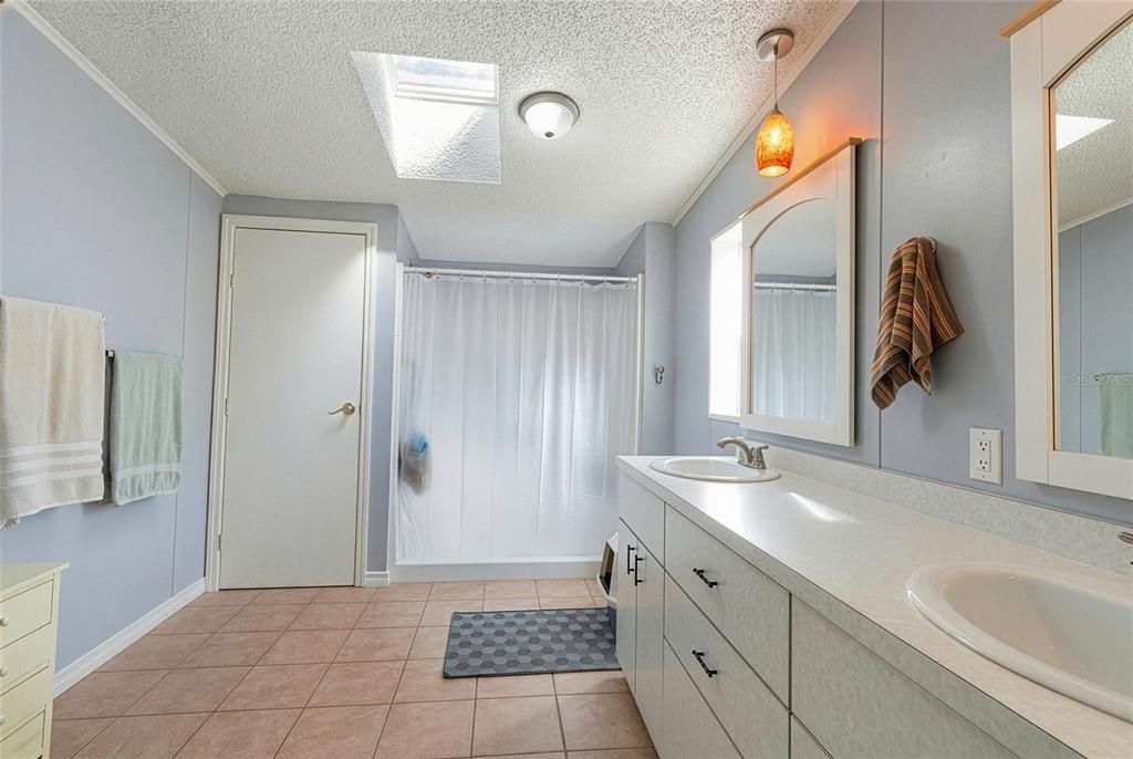 For Sale: $319,000 (3 beds, 2 baths, 1620 Square Feet)