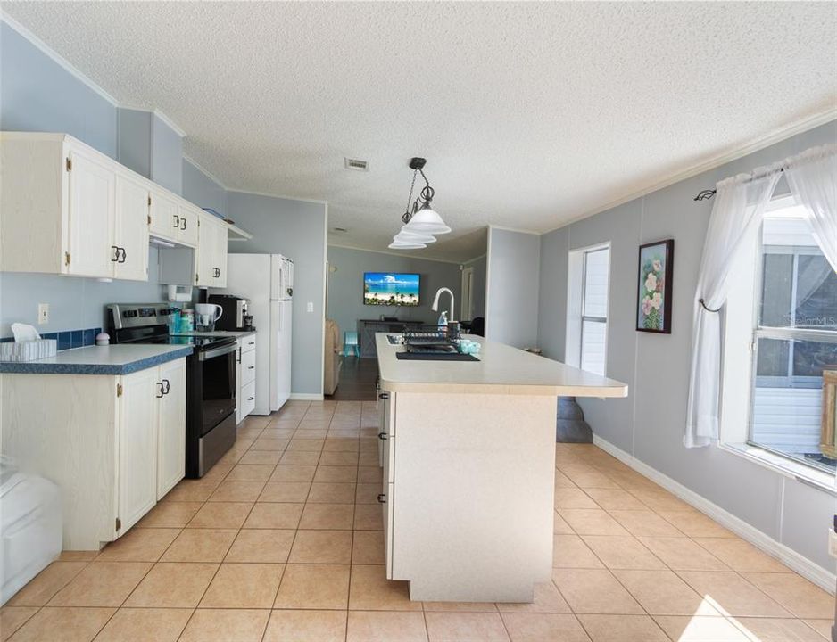 For Sale: $319,000 (3 beds, 2 baths, 1620 Square Feet)