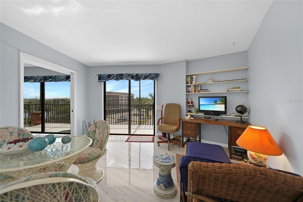 For Sale: $399,000 (3 beds, 2 baths, 1912 Square Feet)