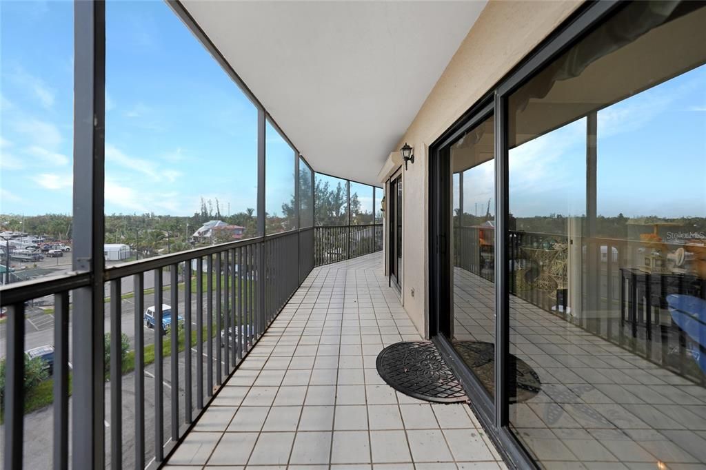 For Sale: $399,000 (3 beds, 2 baths, 1912 Square Feet)